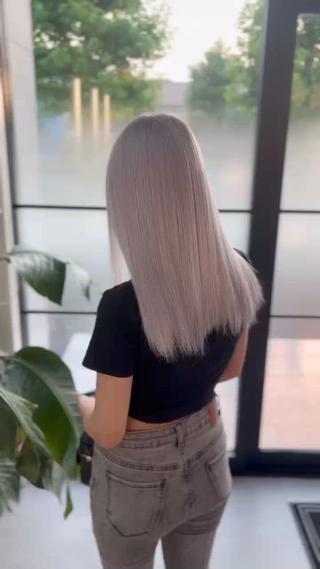 ホワイトシルバー系は1回のブリーチでは基本難しいです!