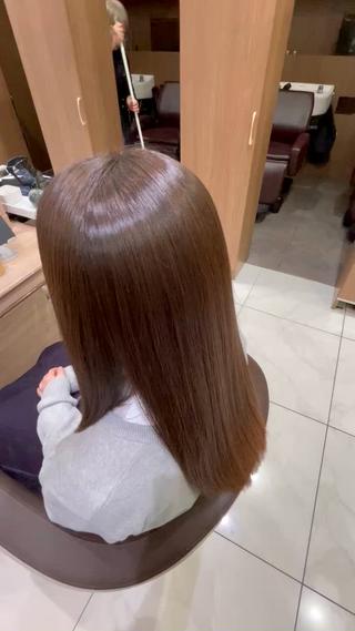 縮毛矯正や髪質改善で
朝にゆとりの時間を、髪に自信を
増やしませんか？

縮毛矯正や髪質改善をする事で
髪がツヤツヤになり、まとまりやすくなる事はもちろん清潔感や、日常のヘアケアがより手軽になり、朝のセットにかかってた時間が手短になり時間のゆとりも出来ます。

〈Ash新小岩店の髪質改善〉
・SNSで話題の髪質改善公式認定サロン
・気軽な髪質改善
・髪をキレイにしたい方向け
・癖や質感のどんなお悩みにも対応する薬剤
・質感UPの髪質改善×オーガニックカラー

#新小岩  ＃髪質改善 ＃縮毛矯正 ＃ストレートパーマ ＃前髪カット ＃トリートメント ＃白髪染め ＃白髪ぼかし  