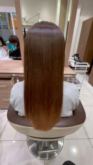 縮毛矯正や髪質改善で
朝にゆとりの時間を、髪に自信を
増やしませんか？

縮毛矯正や髪質改善をする事で
髪がツヤツヤになり、まとまりやすくなる事はもちろん清潔感や、日常のヘアケアがより手軽になり、朝のセットにかかってた時間が手短になり時間のゆとりも出来ます。

〈Ash新小岩店の髪質改善〉
・SNSで話題の髪質改善公式認定サロン
・気軽な髪質改善
・髪をキレイにしたい方向け
・癖や質感のどんなお悩みにも対応する薬剤
・質感UPの髪質改善×オーガニックカラー

#新小岩  ＃髪質改善 ＃縮毛矯正 ＃ストレートパーマ ＃前髪カット ＃トリートメント ＃白髪染め ＃白髪ぼかし 