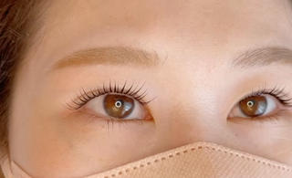 エグータムでのケアで
伸びたまつ毛にラッシュリフト 