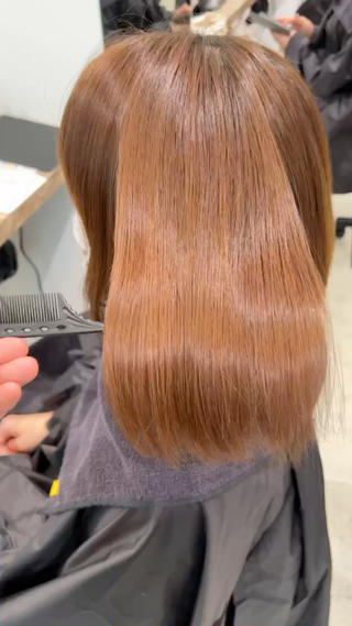 メニュー
天使の艶カラー＋リペアトリートメント 