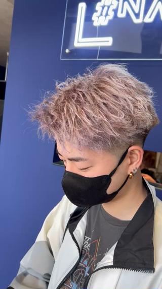 ショート カラー メンズ 樽川翔/フェザーパー マ/シャドウパーマのヘアスタイル