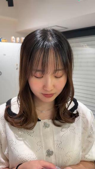 ミディアム 川上 彩夏のヘアスタイル