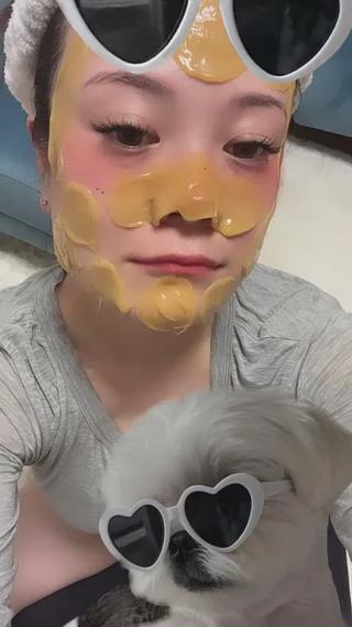 3週間に1度は自己メンテナンスしています

だって
チュルンチュルン、陶器肌が
いいんだもん

美肌改善フェイシャルエステ松ヤニワックス

これはホンマにオススメです 