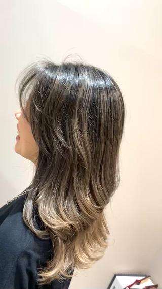 セミロング emanon横浜所属・褒められヘアー ERI✨のヘアスタイル