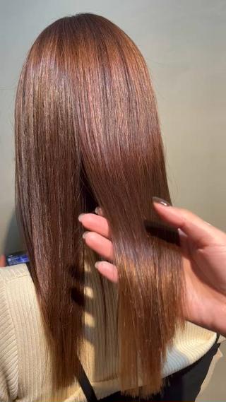 本木下朋花/髪質 改善×ダブルカラーのヘアスタイル