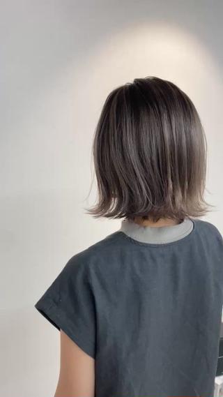 ブリーチ一回で作るシルバーグレージュの
外ハネボブ