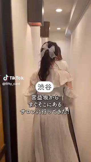 ホワイトニング1照射¥2200より承ります
個室のフラットベッドで寝ながら受けれます♪ 