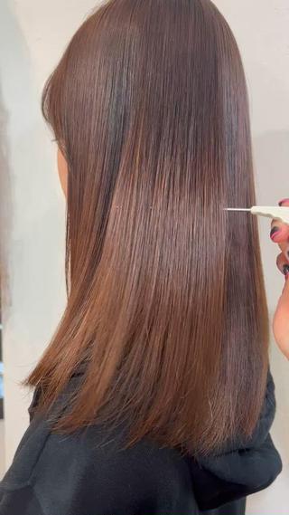 伸びた分の縮毛矯正のリタッチ！
艶々ストレートになりました 