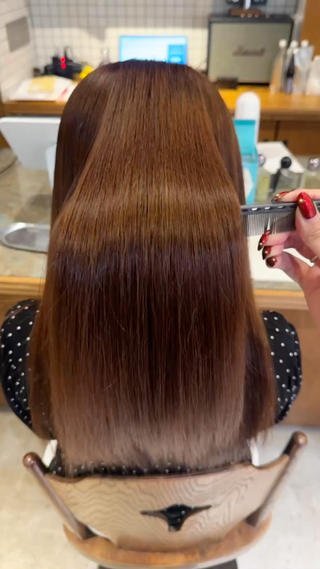 酸性ストレートかけてブローだけでこのツヤིྀ
お客様一人一人にあった薬剤選定させて頂いてます 