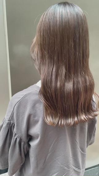 セミロング カラー Ella所属・nana【艶髪】/ レイヤー/縮毛矯正のヘアスタイル