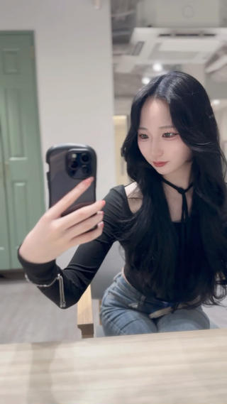 髪質改善とブルーブラックカラー！！レイヤーカット 