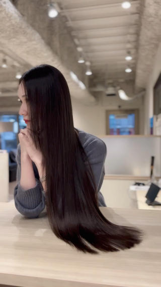 髪質改善美容師が創るスーパーロングの艶髪 