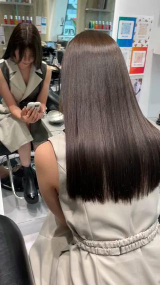 本気の髪質改善トリートメント!
名古屋の美容室でうちでしか取り扱いのない薬剤を使用してます!
