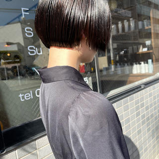 ショート カラー (h)wim ウィムのヘアスタイル