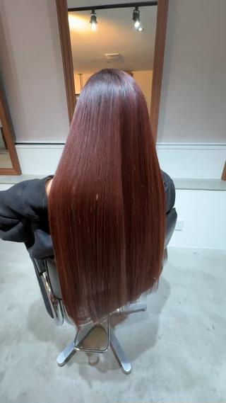 (h)wim plus treatment


一人一人が持つ『素材美』を大切に
『オーダーメイドのヘアケア』

"縮毛矯正"や"髪質改善"
こだわりの薬剤を数種類ブレンド

"オリジナルトリートメント"を用いて
お客様1人1人丁寧に施術していきます

stylist by YUKI 