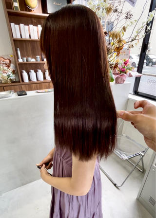 ロング カラー (h)wim ウィムのヘアスタイル