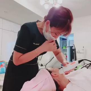 小顔リフトアップ 