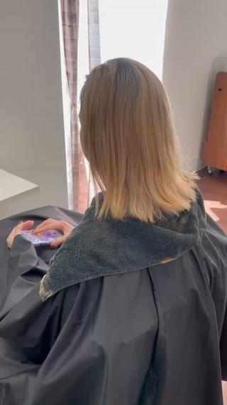 ブリーチ2回ベースのお客様
ブリーチありだとフレッシュな印象で、ブリーチなしだと深く色味が出るのでナチュラルな仕上がりになります 