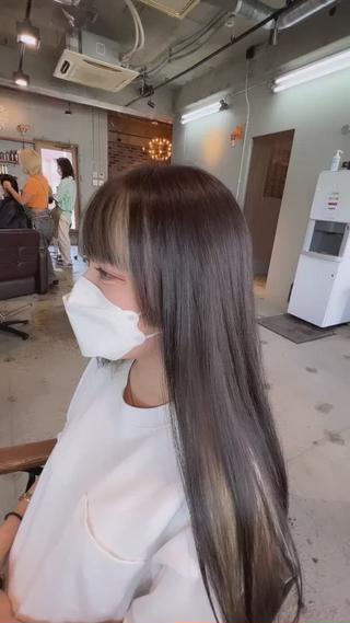 インナーカラー
黄色味を抑えて、ミルキーベージュに

ブリーチ2〜3回は必須です！ 