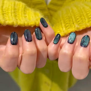 magnet

ベースカラー追加＋¥550

Instagram(nail) @3_5k.w 