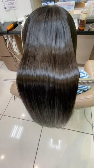 クセが強い方からブリーチ毛などのハイダメージにも対応可能な美髪矯正。

乾かすだけでまとまる艶髪に！
 