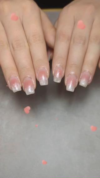 艶玉チークネイル
先端もマグネットになっています

お客様とうん、可愛いとなったネイルです 