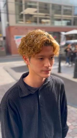 カラー パーマ メンズ 夏果⭐︎fifth 天神 海外風パーマのヘアスタイル