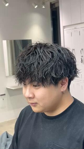 ミディアム カラー パーマ メンズ 夏果⭐︎fifth 天神 海外風パーマのヘアスタイル