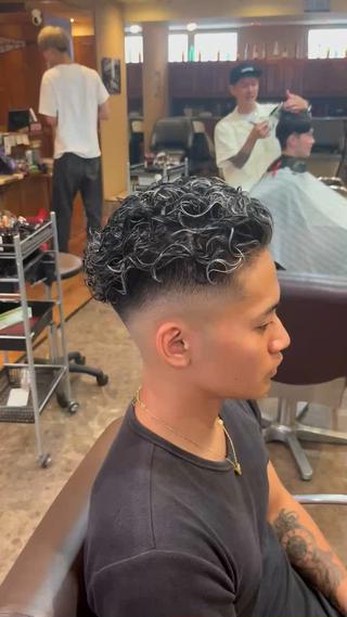 ホワイトメッシュ極道パーマ 