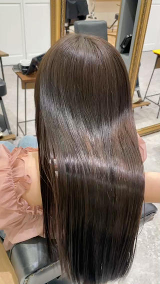 Bear ブラウン
オージュアの商品を使って施術させていただきます
髪質のお悩みも解決しましょう