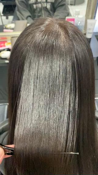 プレミアム縮毛矯正で、乾かすだけでツヤツヤな仕上がり。 