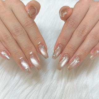 マグネット ワンカラー

マグネット＋ Vカット
シンプルきれいネイル 