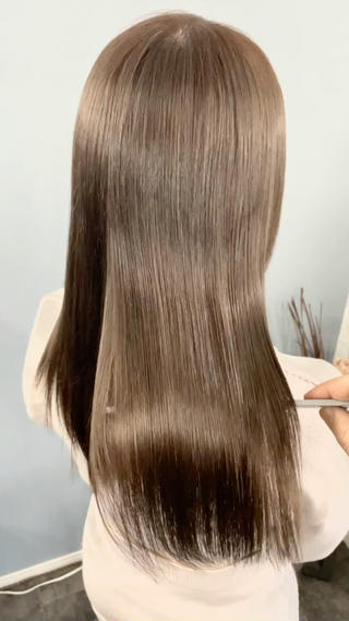 柔らかい質感のストレートと、ツヤの出るカラーで綺麗になりましょ 