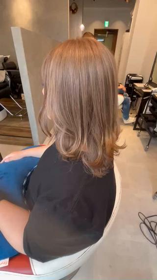 ミルクティーベージュ　ブリーチカラー 