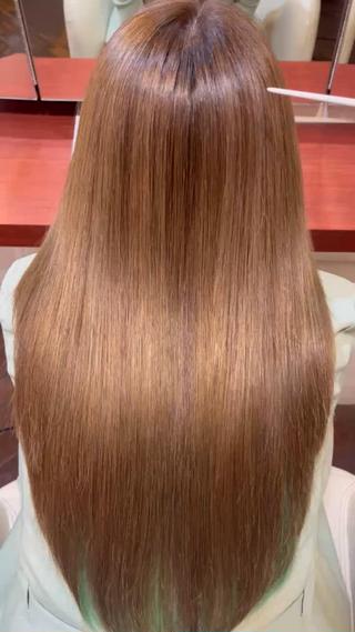 【髪質改善カラー】
毛髪内部に栄養を入れながらカラーをしてあげることで、カラーをした後なのにサラサラツルツルに

パサついたりダメージを感じる髪になってしまうのが気になる…
そんな方にオススメです
興味がある方、やってみたい方は是非ご予約ください 