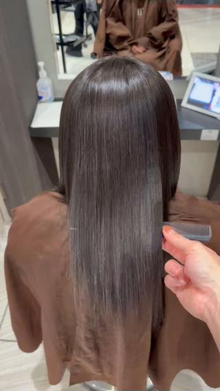 パヤパヤな小さい髪の毛、毛先や内側のうねり、癖などを整えて、綺麗な艶髪を作ります 