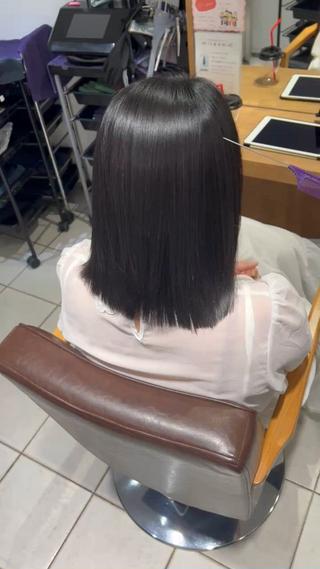 まるでトリートメントの後のようなやわらかさ、艶髪が手に入るホリスティックストレート。縮毛矯正をかけた方が扱いやすい髪の毛になる施術を皆様にご提供いたします！ 