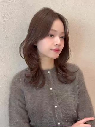 ミディアム カラー ヘアアレンジ 韓国レイヤーカット ◻️ベージュカラーのヘアスタイル