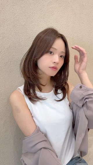 ミディアム カラー ヘアアレンジ 韓国レイヤーカット ◻️ベージュカラーのヘアスタイル