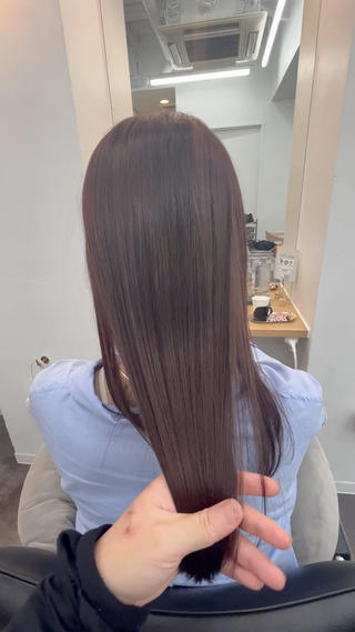 ロング カラー mai🐷髪質改善 🖤透ける暗髪🖤のヘアスタイル