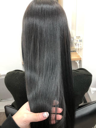 髪質改善カラー透ける黒髪

黒染めを使わない地毛風カラーで透ける黒髪に

オリジナルレシピで作る地毛風カラーは
色もち◎
透明感◎
の垢抜けカラー

こんな人におすすめ
・垢抜けたい
・カラーしてもすぐオレンジになってしまう
・職場で明るいカラーがNG
・とにかくツヤツヤにしたい


今まででいちばんツヤツヤになった
初めてロングまで伸ばせた
など、嬉しい声を多数頂いてます★

 