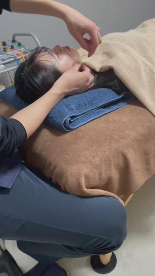 髪の毛よりも細い鍼を使用してるのでほとんど痛みなく受けることが出来ます

「こんなに痛くないんですね」とお客様からのお言葉もよくいただきます

術後効果もすぐに実感できます！

ぜひ一度受けてみてください 