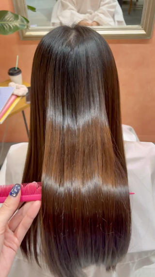 鏡を見るたび艶々、滑らかな指通りの髪質改善

鏡を見る度「はぁ…」となることはありませんか？
当店では薬をお客様によって使い分けピンとしないナチュラルな髪に仕上げます！

#髪質改善 #縮毛矯正 