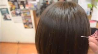 (税込・シャンプーブローなし)髪質改善SMPトリートメントを更にグレードUPした 髪質改善の最新式のトリートメントです。「髪質は十人十色」お客様の髪や頭皮のお困りなどをカウンセリングし、お客様に合う、シャンプーやトリートメントを調合作成する、オーダーメイドのメニューですので、一人一人にお時間が掛かりますのでご了承ください。(別途シャンプーブロー料金:3300円) ※トリートメント施術前には、細かいカウンセリング(髪質診断)やシャンプーは、一人一人の髪や頭皮に合ったカスタムメイドシャンプーで洗髪します ※ミディアム〜ロング料金別途