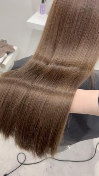 ツヤツヤなオリーブベージュ大人気なAujuaがこの価格で 