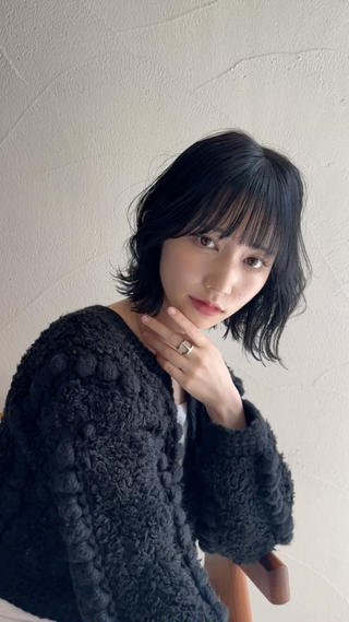 .
.絶対に垢抜ける！透明感を出す
.重たくなりすぎないカラー得意です
.パーソナルカラーに基づいたお客様一人ひとりに合わせたカラーレシピで今まででいちばんの仕上がりに致します。
.
.韓国風スタイル
.顔まわりレイヤー、動きを出すローレイヤー︎
.骨格や顔の形に合わせてカット致します。
.
.毛量調整や髪色の提案ならお任せください
.
.
.ブリーチ毛、縮毛矯正やパーマなどで
.他の美容室ではどうにもならなかった髪を
.必ず生き返らせます 