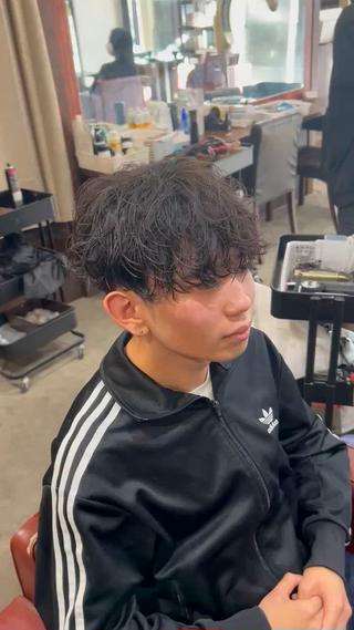 パーマ 遠藤 歩夢のヘアスタイル