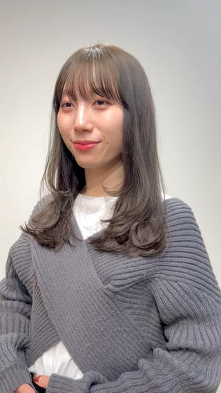 レイヤーで動きを出して
オリーブグレージュで赤みを消して色落ちまで可愛く 