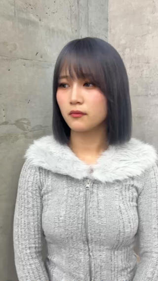 ミディアム カラー 秋山 七海のヘアスタイル